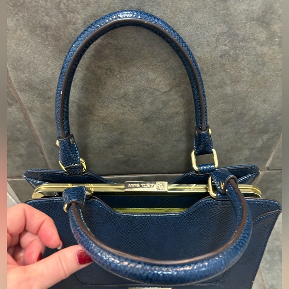 Beautiful Anne Klein dark blue tote with gold accents - Picture 2 of 5